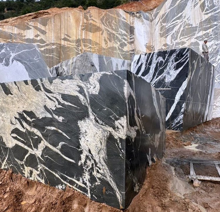 sky_falls_quarry